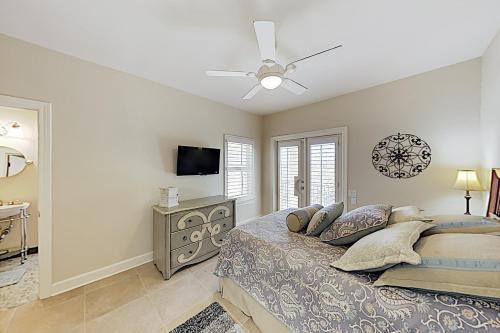New Listing! Canal Home With Pool, Hot Tub & Dock Home
