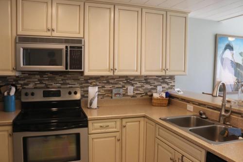 Vs482 - Spacious Unit On Little Sabine Bay