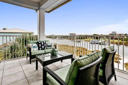 Vs482 - Spacious Unit On Little Sabine Bay