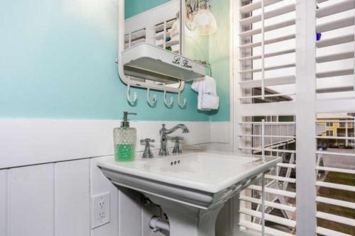Vs482 - Spacious Unit On Little Sabine Bay