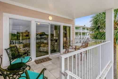 Vs482 - Spacious Unit On Little Sabine Bay