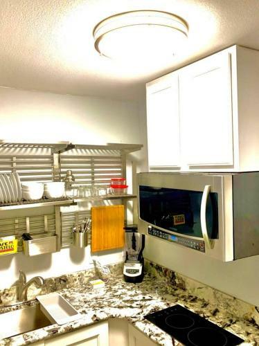 Newly Renovated 4 Br Pensacola Beach House