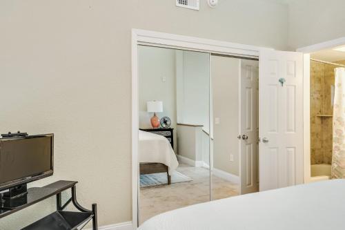 Palm Beach Club 2-226