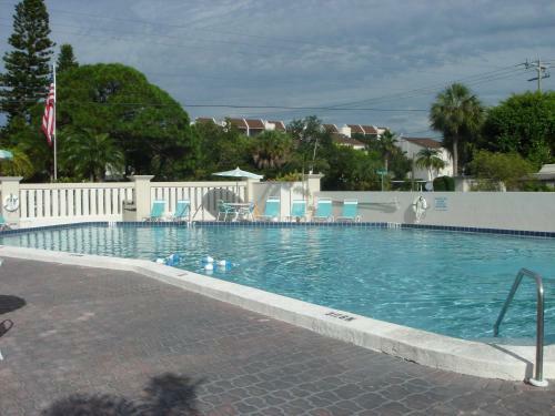 Villa Island House Beach Resort 16