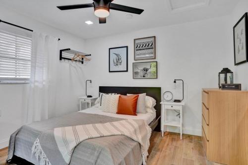 Recently Renovated! Studio Apartment - Unit #18b Apts