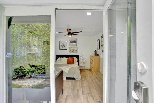 Recently Renovated! Studio Apartment - Unit #18b Apts