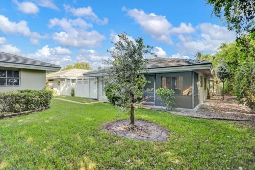Recently Renovated Studio Apartment - Unit #20b Apts