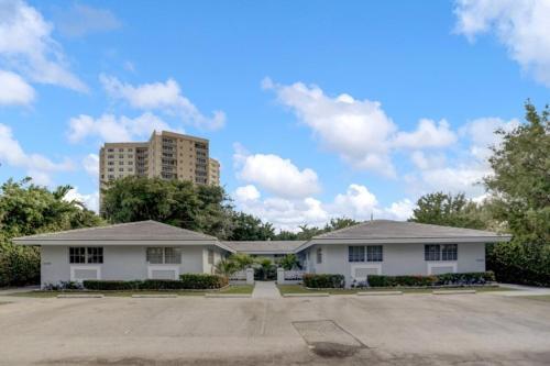 Recently Renovated Studio Apartment - Unit #20b Apts