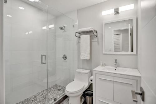 Recently Renovated! 2 2 Apartment - Unit #20a Apts