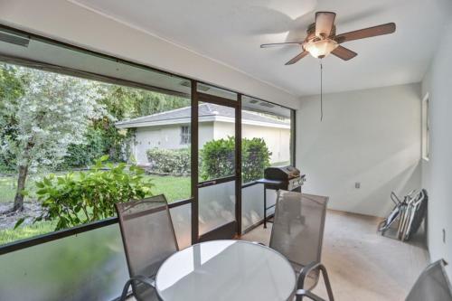 Recently Renovated! 2 2 Apartment - Unit #20a Apts