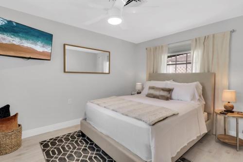 Recently Renovated! 2 2 Apartment - Unit #18a Apts