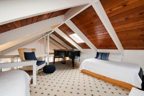 Pelico Palms - Villa & Treehouse