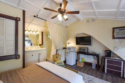 Pelico Palms - Villa & Treehouse