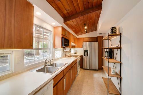 Pelico Palms - Villa & Treehouse