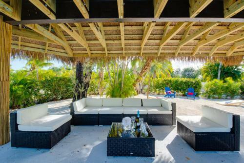 Pelico Palms - Villa & Treehouse