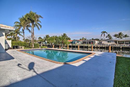 Canalfront Getaway About 1 Mi To Pompano Beach!