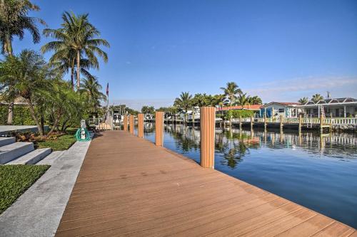 Canalfront Getaway About 1 Mi To Pompano Beach!