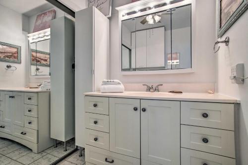 Apartamento Seaside Studio Escape With Direct Beach Access!