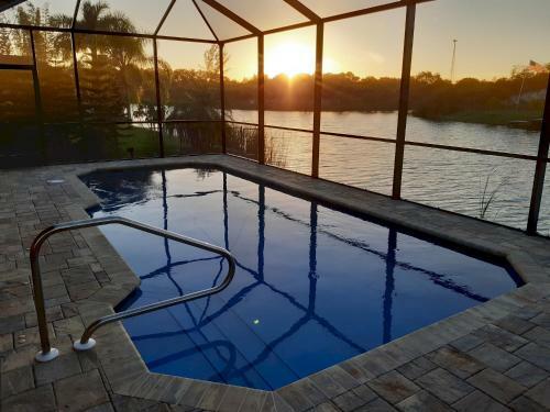 Villa Stunning Brand New 3 Bed Home, Fabulous Pool Overlooking River,