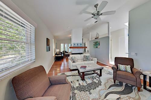 Beautiful River Home With Private Pool, Dock & Beach Home