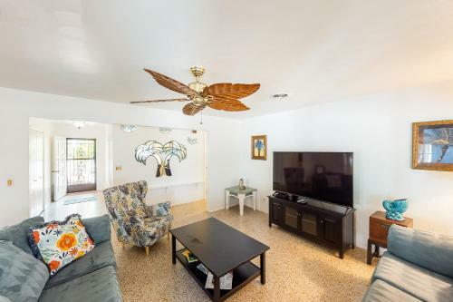 Coconut Row Oasis