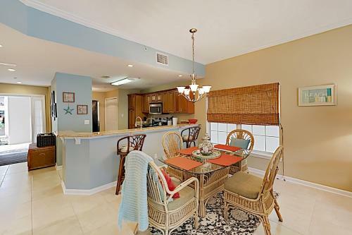 Apartamento Sunny Poolside Condo With Hot Tub & Beach Access Condo