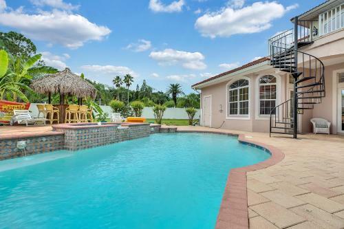 Luxury 5br Pool Spa Tiki Hut
