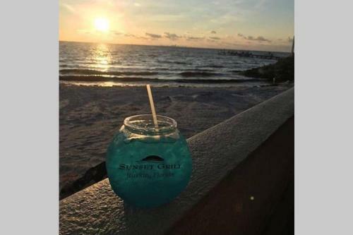 Apartamento Sea Spray, Studio 114, Beach Steps Away! Pool+wifi