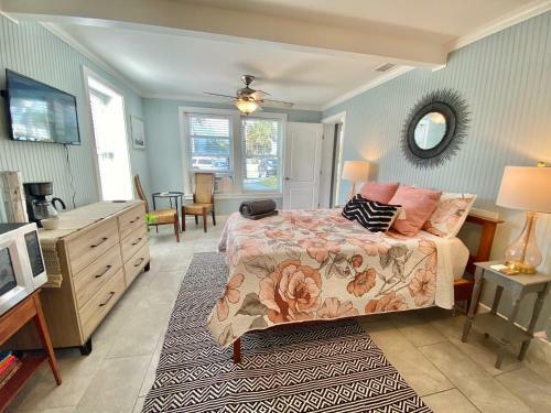 Apartamento Beachside Efficiency, Perfect For 2, Across Hwy From Beach!