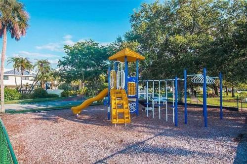 Apartamento Bay View, Studio206, Beach Steps Away! Pool+wifi