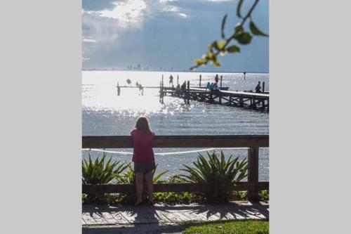 Apartamento Bay View, Studio206, Beach Steps Away! Pool+wifi
