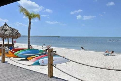 Apartamento Bay View, Studio206, Beach Steps Away! Pool+wifi