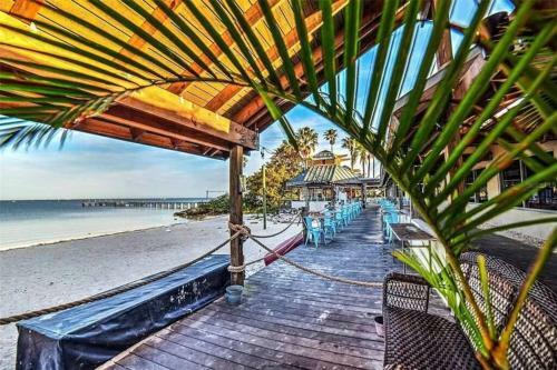 Apartamento Bay View, Studio206, Beach Steps Away! Pool+wifi