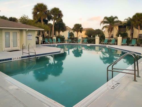 Apartamento Charming Condo With Pool - Walk To Beach & Pier Condo