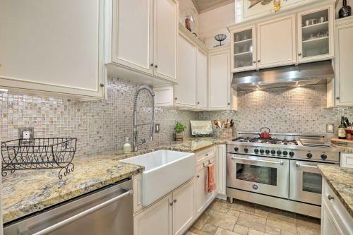 St Augustine Home With Patio - Walk To Beach