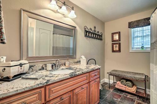 St Augustine Home With Patio - Walk To Beach