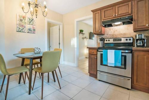 Heart Of Downtown St. Aug, Roomy Duplex, Walk Everywhere!