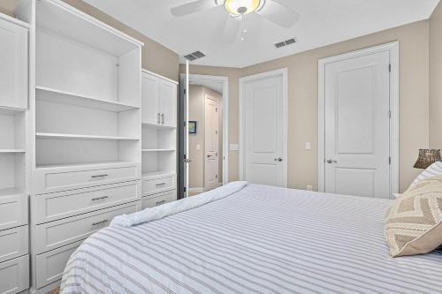 Minutes Walk To Beach, Elevator, Beach Views, Beach Supplies