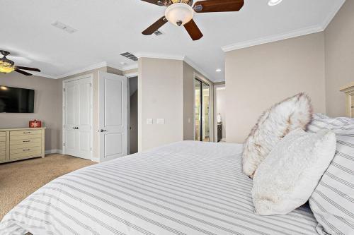Minutes Walk To Beach, Elevator, Beach Views, Beach Supplies