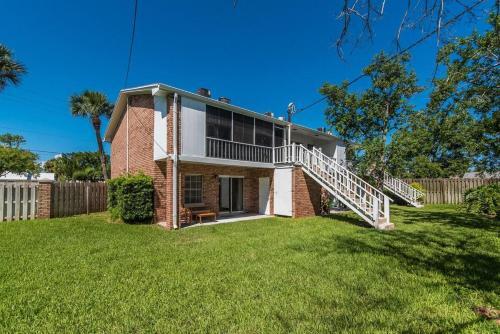Cozy Island Condo - Walk To Downtown!