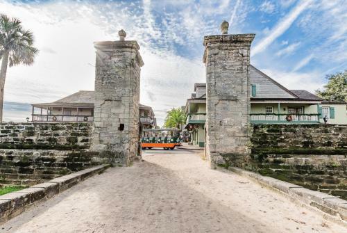 Sunset Charm In Downtown St Augustine