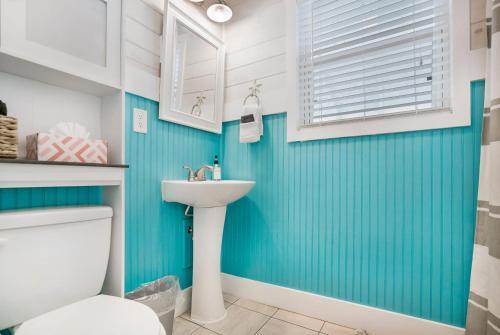 Blue Oasis, Canal Front Home With Dock, Fire Pit, Porches And Walk To Beach