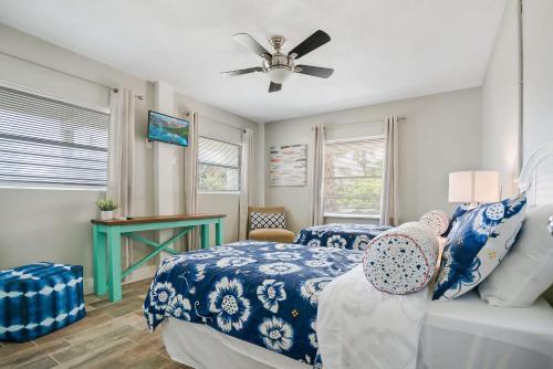 Blue Oasis, Canal Front Home With Dock, Fire Pit, Porches And Walk To Beach