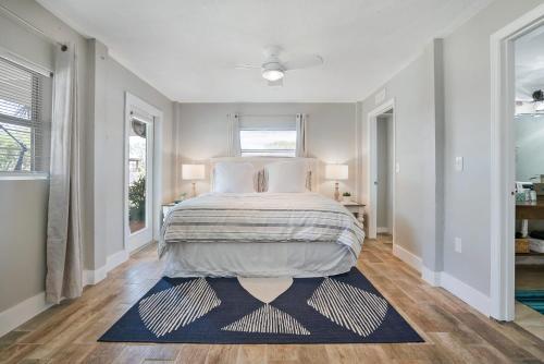 Blue Oasis, Canal Front Home With Dock, Fire Pit, Porches And Walk To Beach