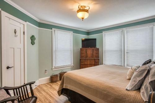 Orange Street Apartment
