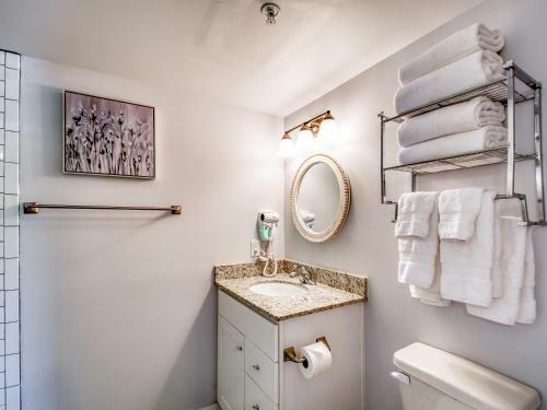 Updated Historic Home With 2 Units & Private Balcony Home