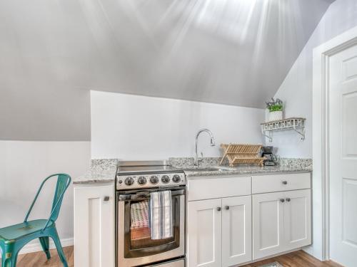 Updated Historic Home With 2 Units & Private Balcony Home