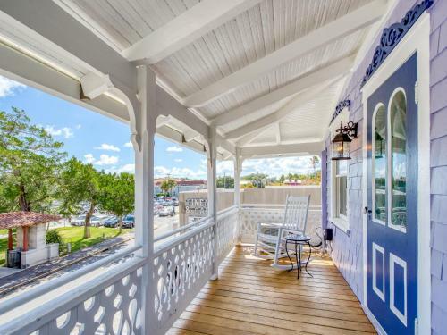 Updated Historic Home With 2 Units & Private Balcony Home