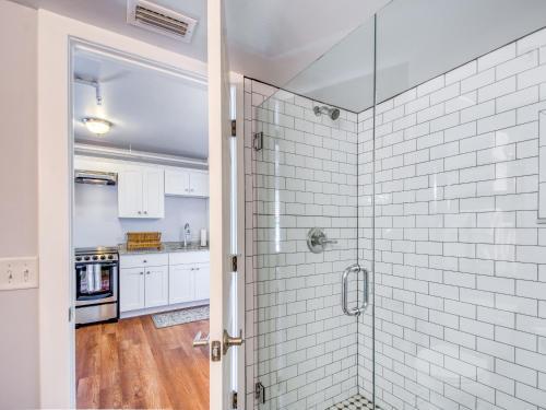 Updated Historic Home With 2 Units & Private Balcony Home