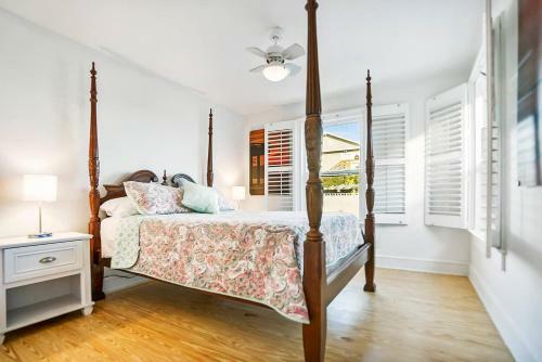 Beach Cottage! 100 Steps To The Sand, Pets Ok, Private Deck!